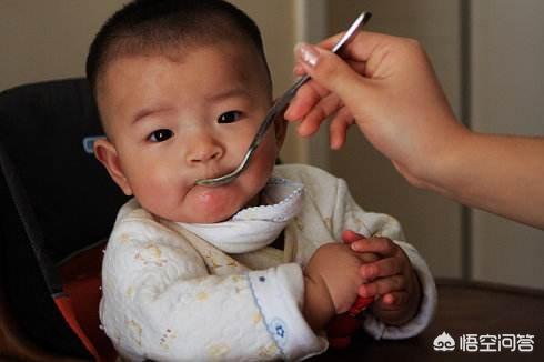 婴幼儿的第一顿辅食吃什么？