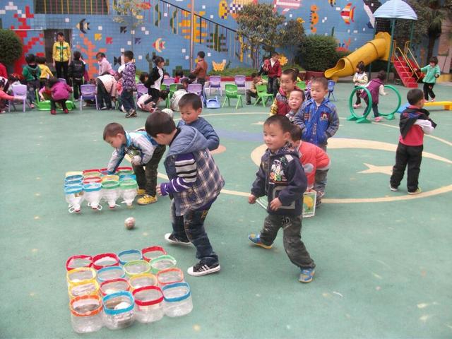 幼儿园、小学、初中可统称为什么？